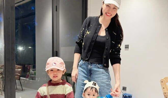 The Glamorous Daughter-in-Law of Saigon, Dam Thu Trang, Takes Her Two Children to Her Hometown for Tet Holiday