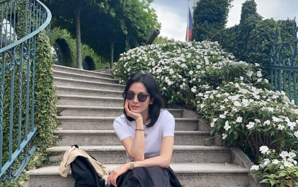 The Alluring Simplicity of Song Hye Kyo’s Travel Style