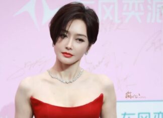 The “Flipped-Out” Hairstyle, Popularized by Chinese Actress Qin Lan, is a Timeless, Youth-Enhancing Look for Women in Their Prime.