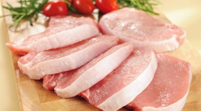 The Secret to Crispy, Tangy Sweet and Sour Pork: A Mouth-Watering, Tender Dish Perfect for Rice