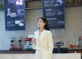 The Top 6 Fashion Items That May Be Out of Style by 2025: A Pre-Lunar New Year Shopping Guide for the Style-Conscious Sisters.