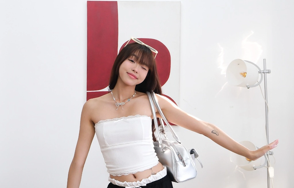 The Seductive Appeal of the “Visible Lingerie” Trend: What’s Driving Youthful Indulgence?