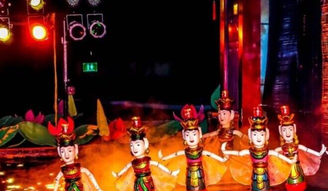 The Youth Goes Wild for Once-Thought-Outdated Art Forms: Circus and Theater Frenzy!