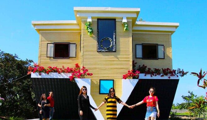 The Ultimate Guide to the Weird and Wonderful: Four Unique Western Homes that are a Hit with Tourists