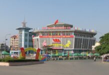 The Bustling Epicenter of Quang Ninh’s Trade: A Shopper’s Paradise for All Things Affordable