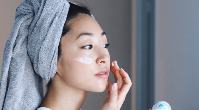 The Ultimate Guide to Perfect Skin: Unlocking the Secrets to Hydrated, Glowing Skin.