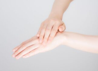 5 Tips to Nourish and Maintain Soft, Supple Hands