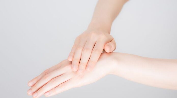5 Tips to Nourish and Maintain Soft, Supple Hands