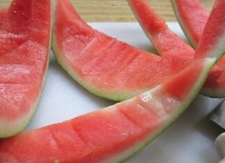 The Ultimate Summer Scrub: Watermelon Rind, Sugar and Laundry Detergent Blend for Glowing Skin