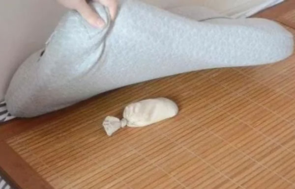 The Ancient Practice of Placing Rice Under a Pillow: Unveiling the Intriguing Tradition