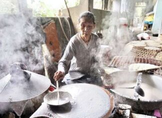 The Ancient Art of Bánh Tráng: Unveiling a 500-Year-Old Village in the Heart of Da Nang