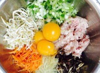 The Ultimate Guide to Making Traditional Vietnamese Fried Spring Rolls: Easy, Crispy, and Delicious