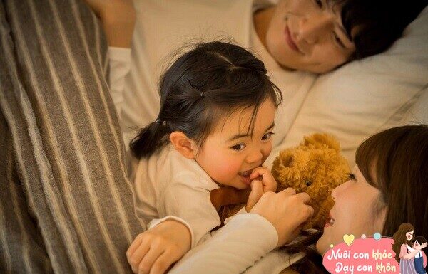 Nurturing Nightly Chats: Unlocking Lifelong Benefits with 30 Minutes of Daily Mother-Child Bonding