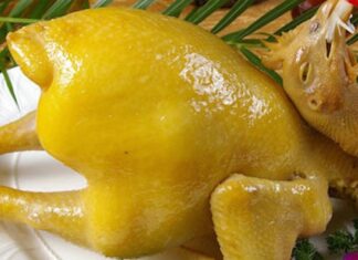 The Perfectly Golden, Crisp-Skinned Steamed Chicken: A Guide to Mastering the Art