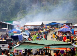 The Mystical Border Bazaar of Nghe An: A Unique Shopping Experience with Delicacies from Laos and Vietnam