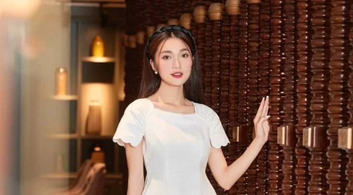 The Ultimate Guide to Hairstyles: Elevating Your Features and Taking Years Off Your Face