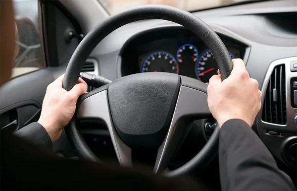 The Ultimate Guide to Breaking Car Windows for a Quick Escape