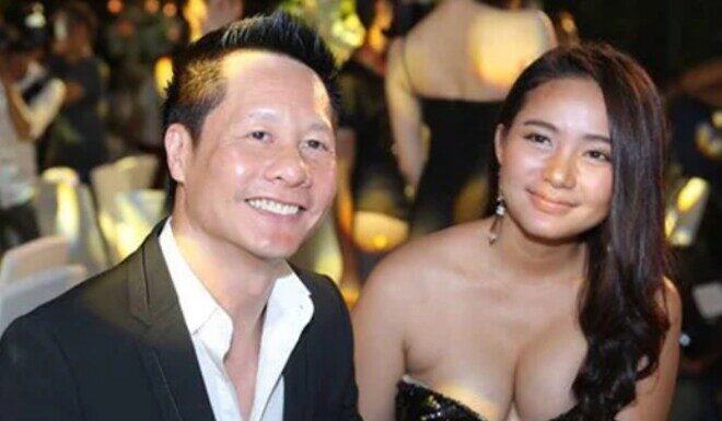 The Secret to Seducing a Vietnamese Beauty: Unveiling a Man’s Past at a Bar