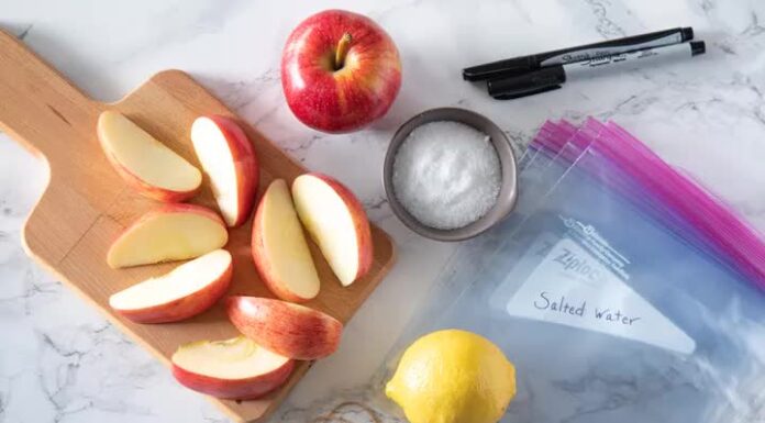 The Secret to Preventing Apples From Browning After Peeling