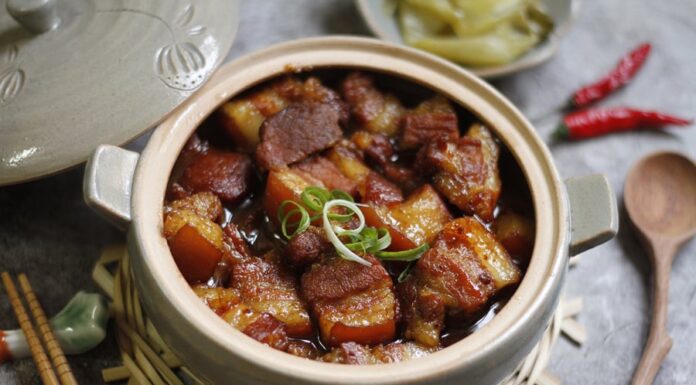 The Ultimate Guide to Tender and Delicious Braised Pork Belly: A Flavorful Vietnamese Classic