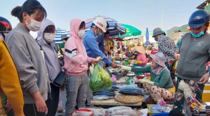 The Ultimate Guide to Ninh Thuan’s Hidden Gem: A Traditional Market with Delicious and Affordable Seafood Finds