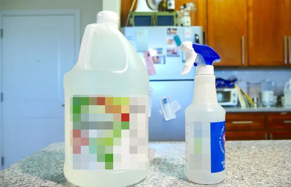 The Ultimate Guide to Sparkling Clean Bathroom Mirrors: A Simple Solution for a Streak-Free Shine