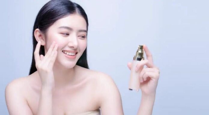 The Ultimate Guide to Choosing the Perfect Facial Mist for Your Skin Type