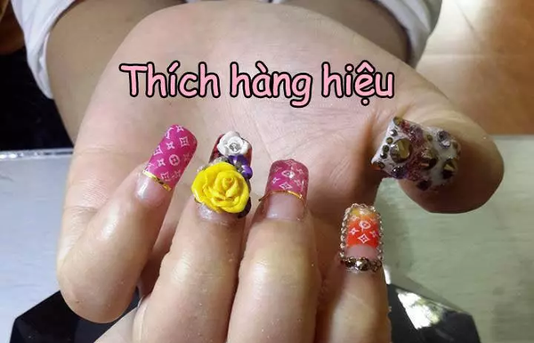 “Nail Art for Tet: A Creative Escape”