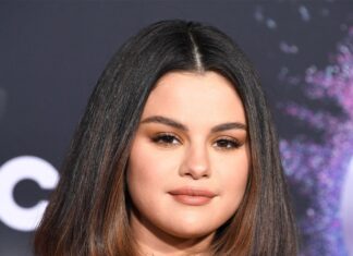 “Four Curvy Points on a Woman’s Body That Signal Good Fortune”