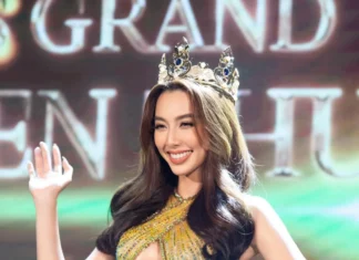 The Snubbed Beauty Queen: From Red Carpet Reject to Style Icon, Sought After by Women Everywhere