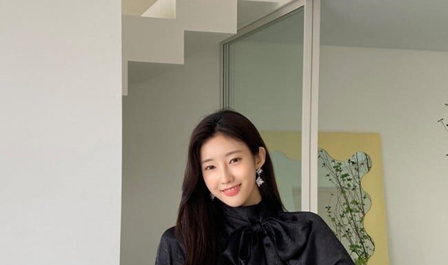 10 Effortlessly Chic Ways to Style Blouses This Spring