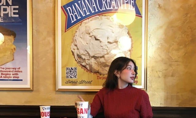 10 Colorful Sweater Outfit Ideas to Look Youthful and Chic