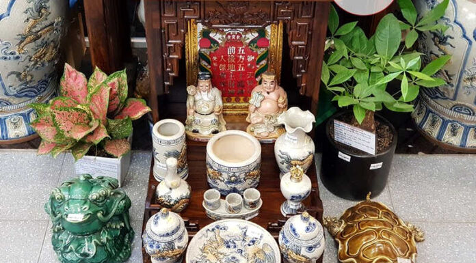 The Ultimate Guide to Setting Up an Auspicious Altar for Attracting Wealth and Prosperity: Captivating and Effective Incantations for a Successful Ceremony