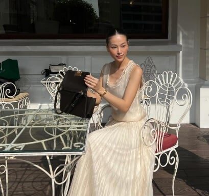 “Get Inspired: Celeb-Approved Ways to Rock a Maxi Skirt This Summer”