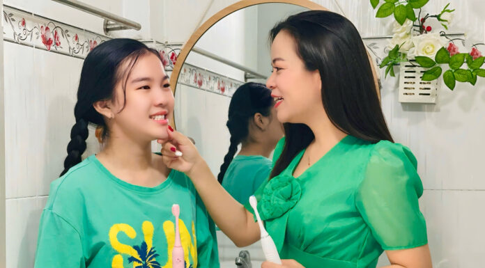 Building Smart Habits with Your Child: Vietnamese Families Impressed by the Results of this Oral Health Initiative