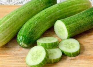 The Ultimate Summer Appetizer: Cucumber Salad with a Crunch