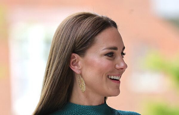 “The Duchess Kate’s ‘Hair Detox’ Method: Secrets to Royal-Worthy Shiny Hair”