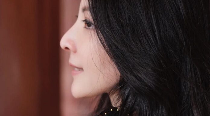 “Enhance Your Hair’s Radiance and Reduce Grays with These 3 Bedtime Steps”