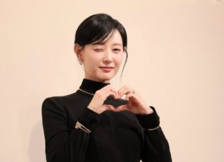 The Retro Hairstyle Making a Comeback: Get the Look with This Easy Side-Swept Bang Tutorial