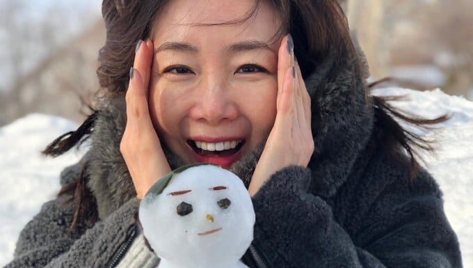 “Winter Sonata’s Beauty Maintains Her Flawless Skin and Figure with This Simple Morning Routine”