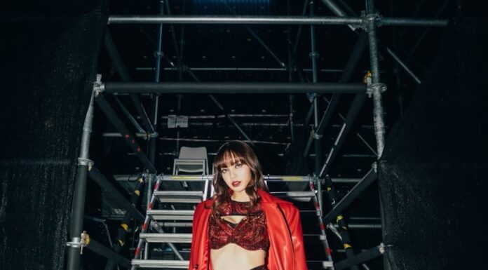 “Lisa from BLACKPINK Brings a Colorful, Super Chic Fashion Extravaganza”