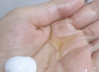 Pros and Cons of Applying Lotion with Hands vs. Cotton