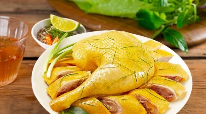 The Ultimate Guide to Perfectly Poached Chicken: Achieve Tender Meat and Crispy Skin with This Simple Technique