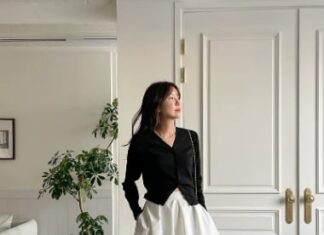 The Ultimate Guide: 4 Shoe Styles to Elevate Petite Women Over 40