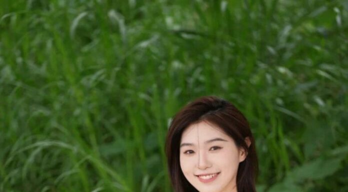 5 Color Mixing Tips for a Youthful and Stylish Look for Women Over 40