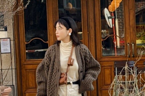 10 Timeless Style Tips for Women Over 40: Mastering the Art of Neutral Dressing