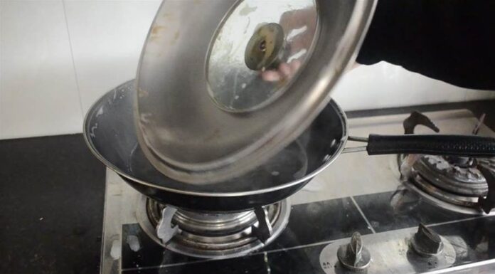 The Ultimate Guide to Cleaning Your Greasy, Stained Pot Lid: Easy, Effective, and Time-saving Tricks