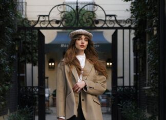 The Ultimate Guide: 5 Wardrobe Essentials for Women Over 40 to Channel French Style