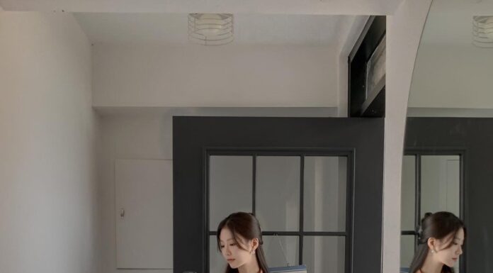 The Ultimate Guide to Timeless Minimalist Fashion: 5 Wardrobe Staples That Always Look Good