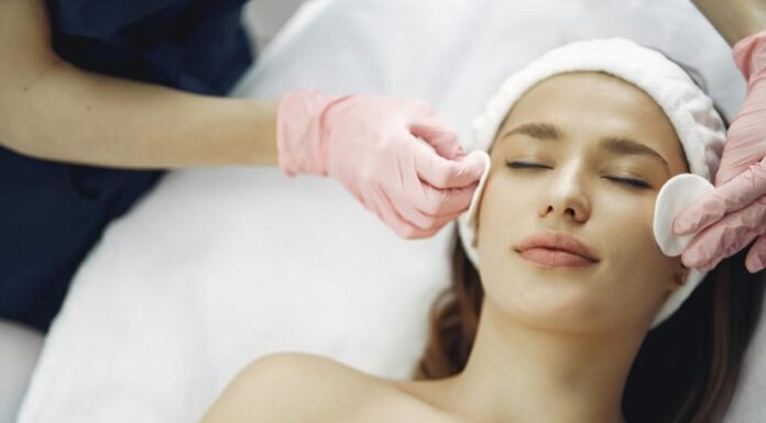 The Ultimate Guide to Skincare: Pre and Post Pimple-Popping Rituals for Flawless Skin